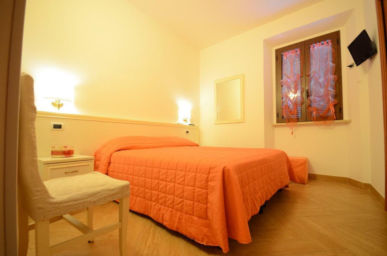 Bed and Breakfast Il Piccolo Nido Borgo Montenero Exterior foto