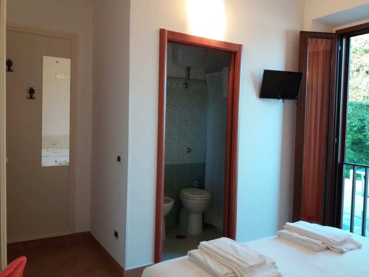 Bed and Breakfast Il Piccolo Nido Borgo Montenero Exterior foto